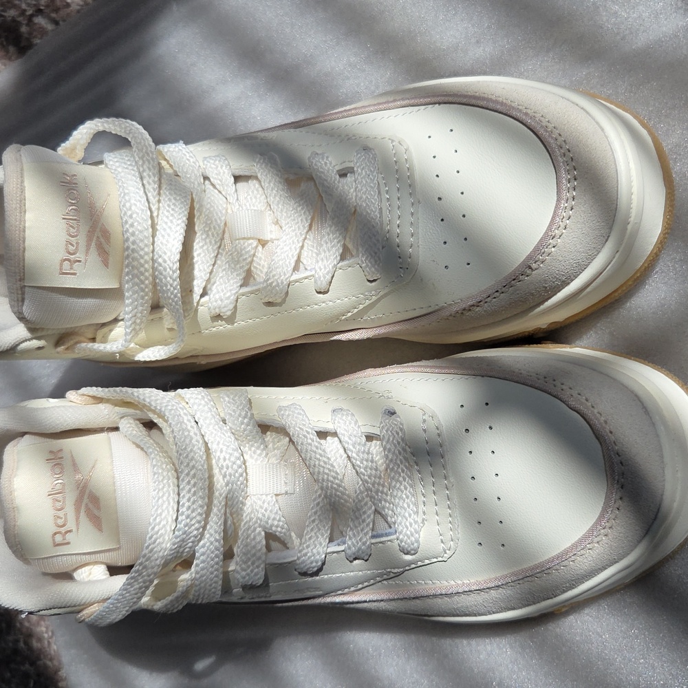 New Reebok Women's Cream High-Top Sneakers - Picture 7 of 7